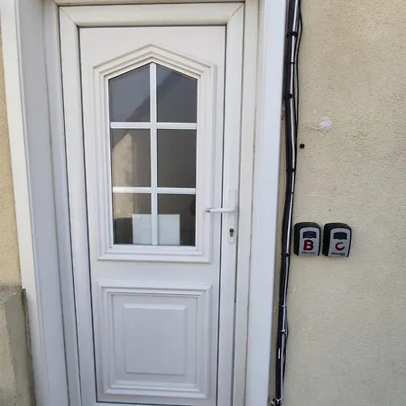 Sable, 4 Personnes 200 *